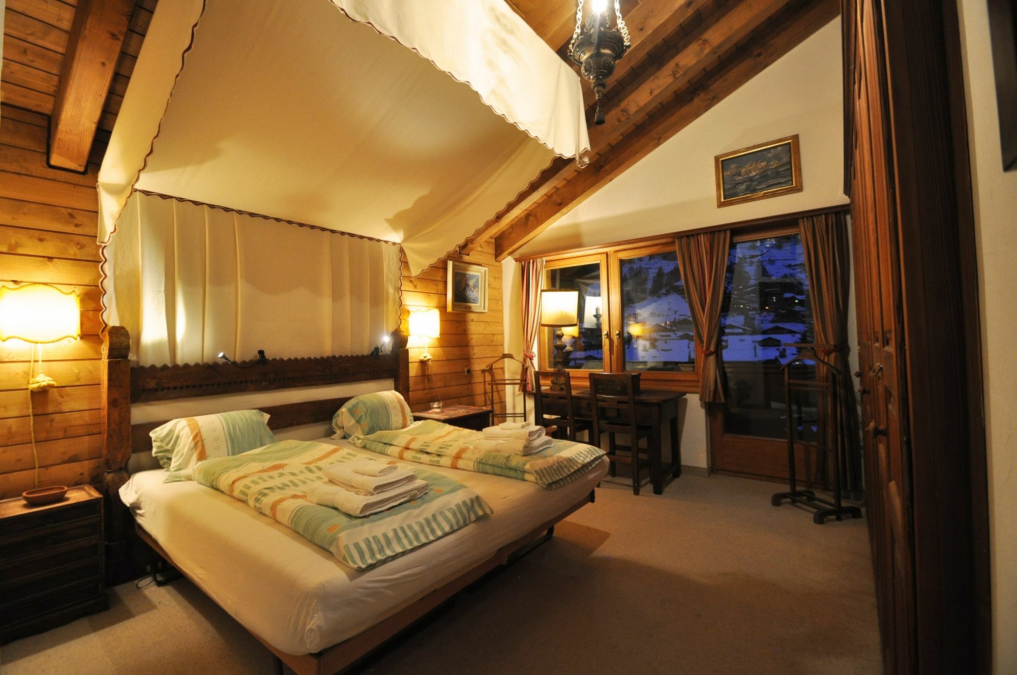 Haus Tiefbach - Apartment Cervino Zermatt Eksteriør bilde