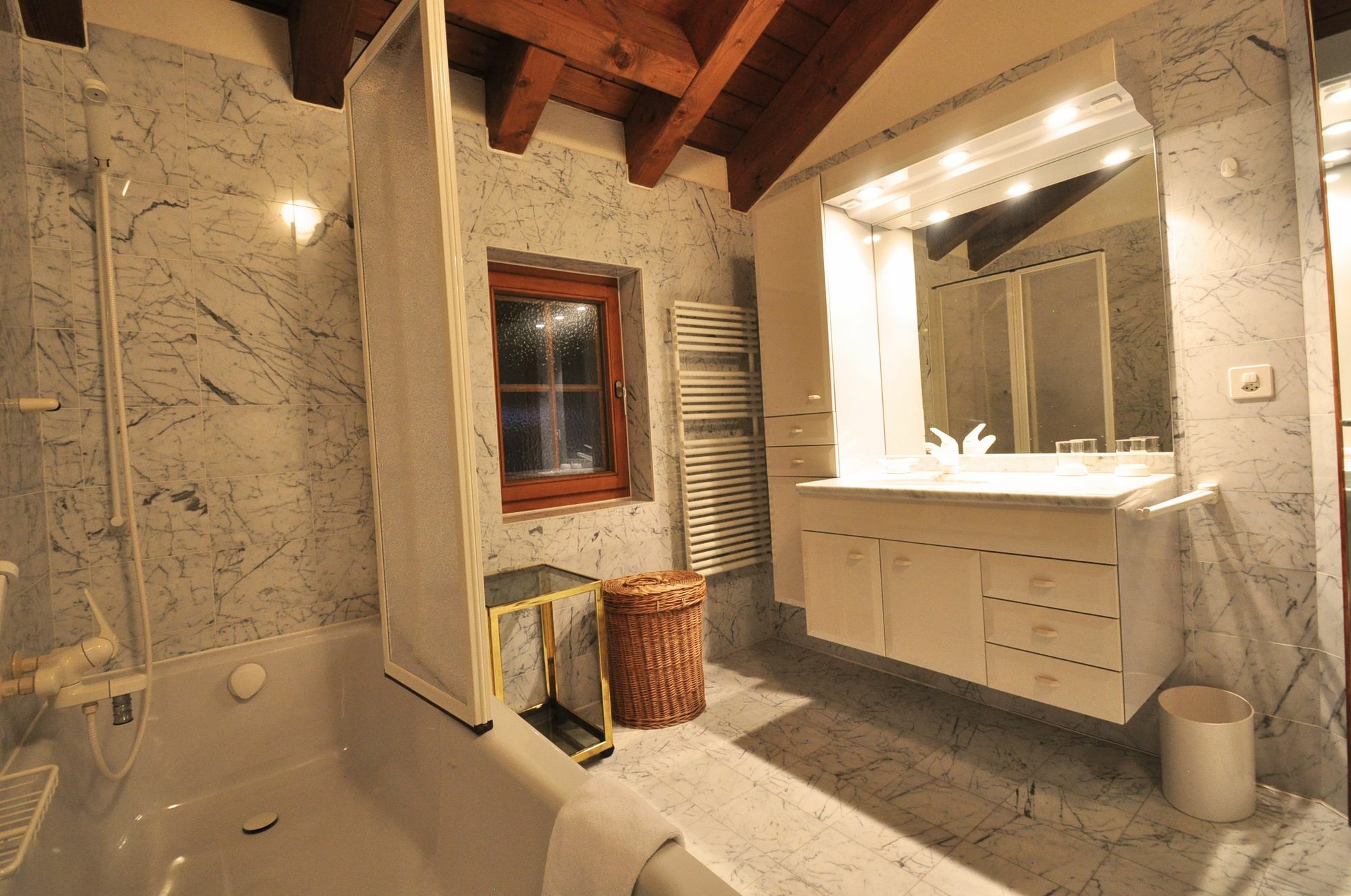 Haus Tiefbach - Apartment Cervino Zermatt Eksteriør bilde