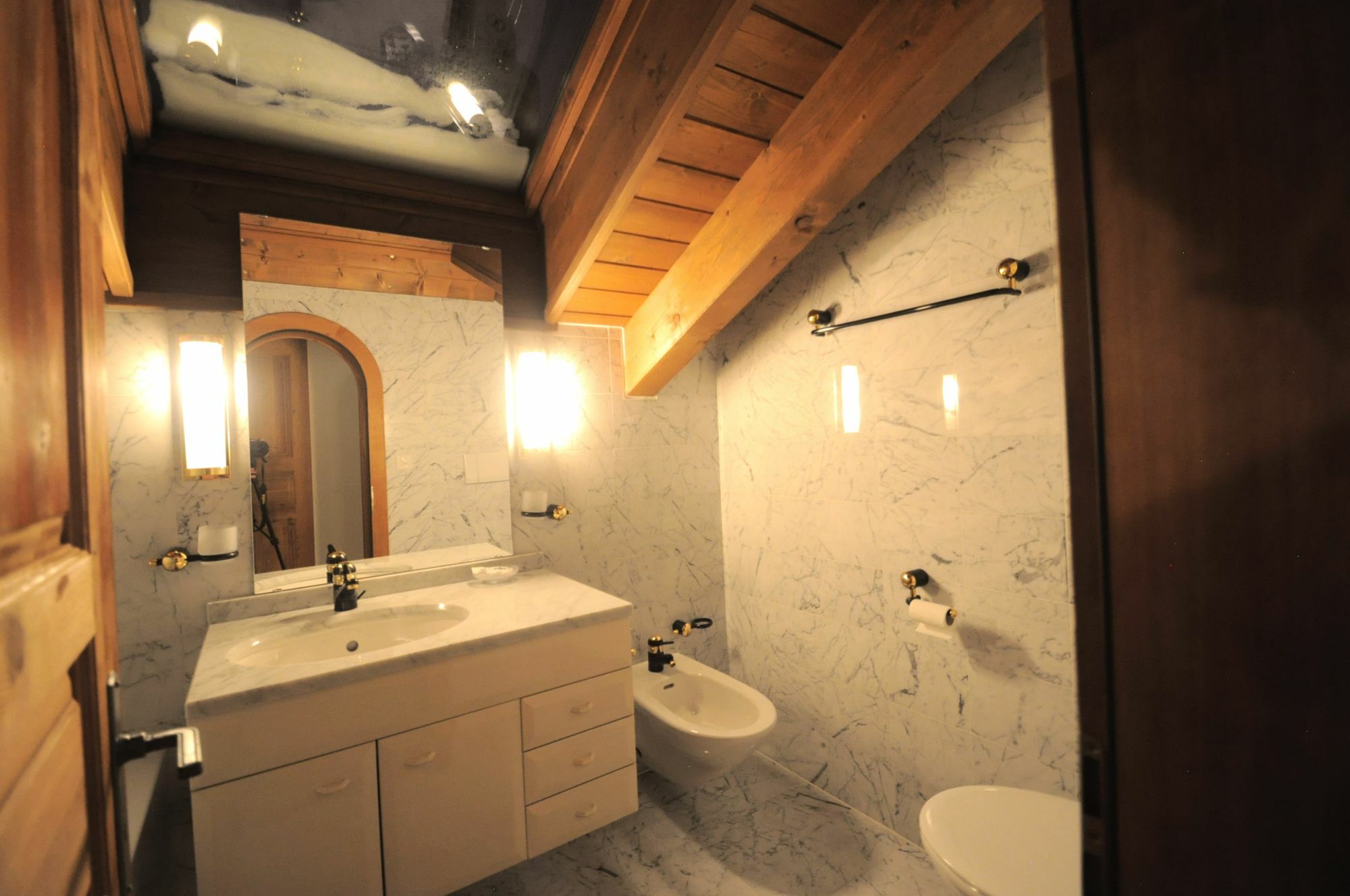 Haus Tiefbach - Apartment Cervino Zermatt Eksteriør bilde